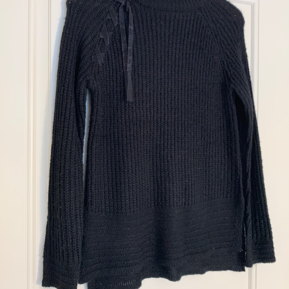 Black Sweater With Ribbon - Picture 2 of 3